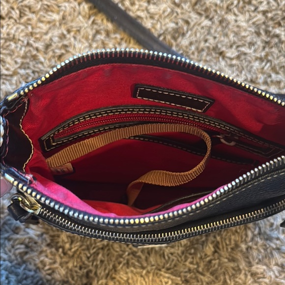 Dooney & Bourke Elegant Black Crossbody Bag - Picture 4 of 5